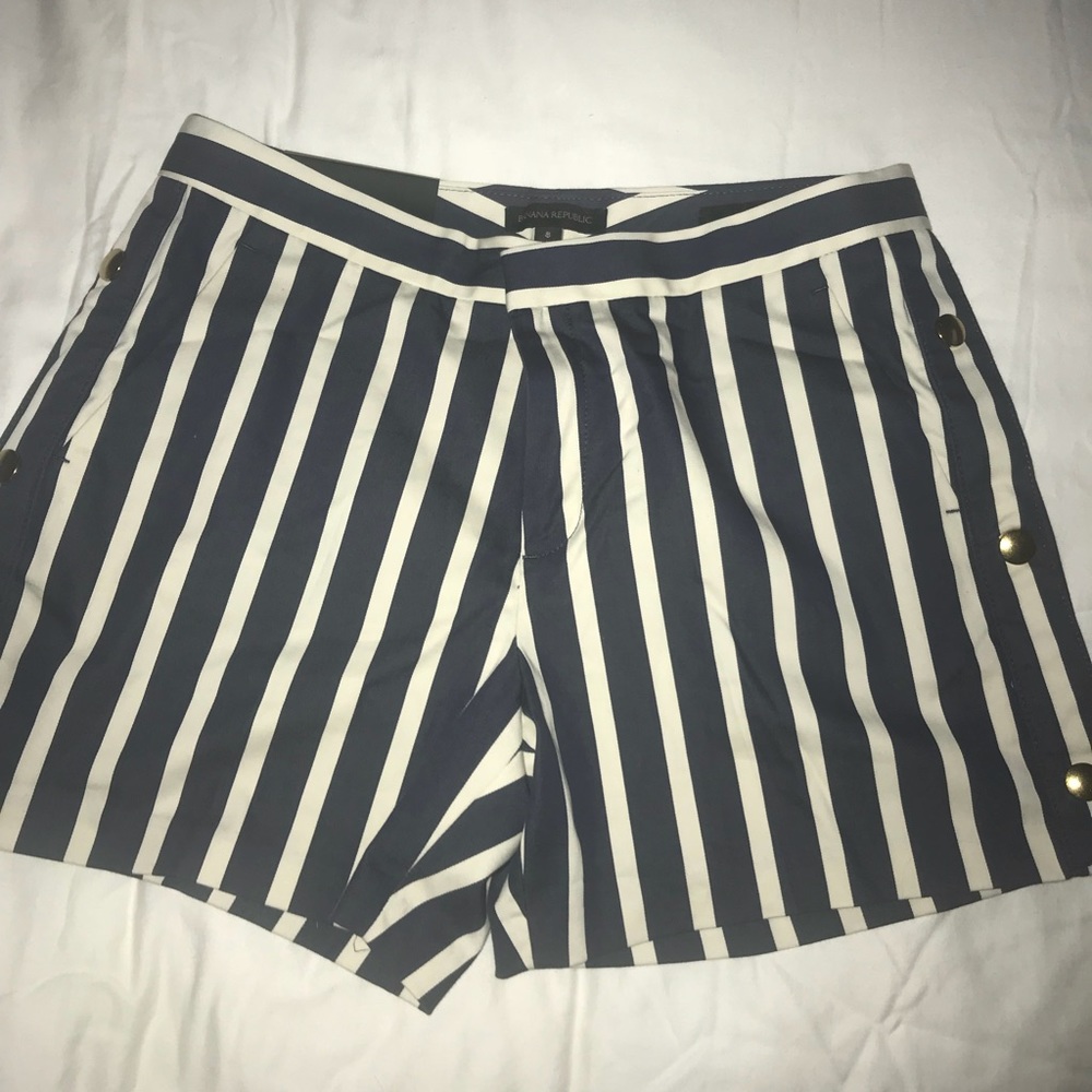 ‼️PRICE DROPE ‼️Banana Republic striped shorts